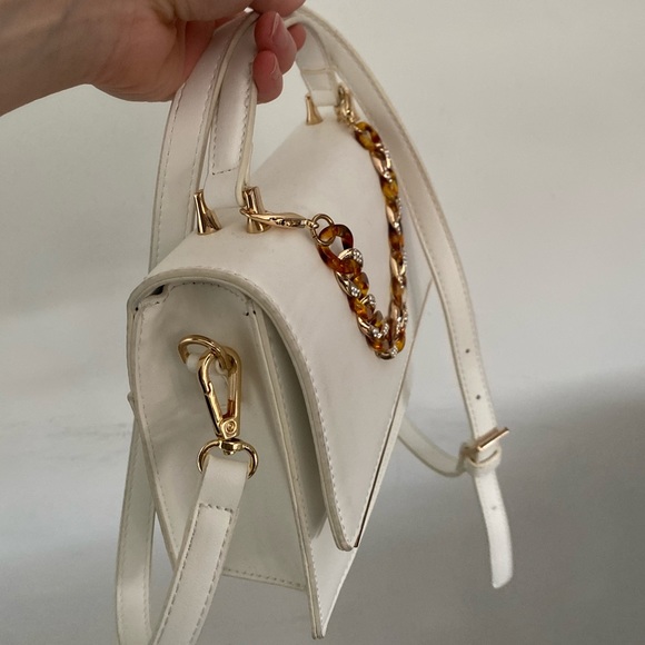 White bag - Picture 2 of 2